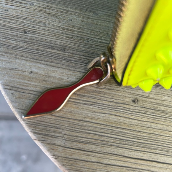 AUTHENTIC CHRISTIAN LOUBOUTIN NEON GREEN WALLET - Picture 6 of 7